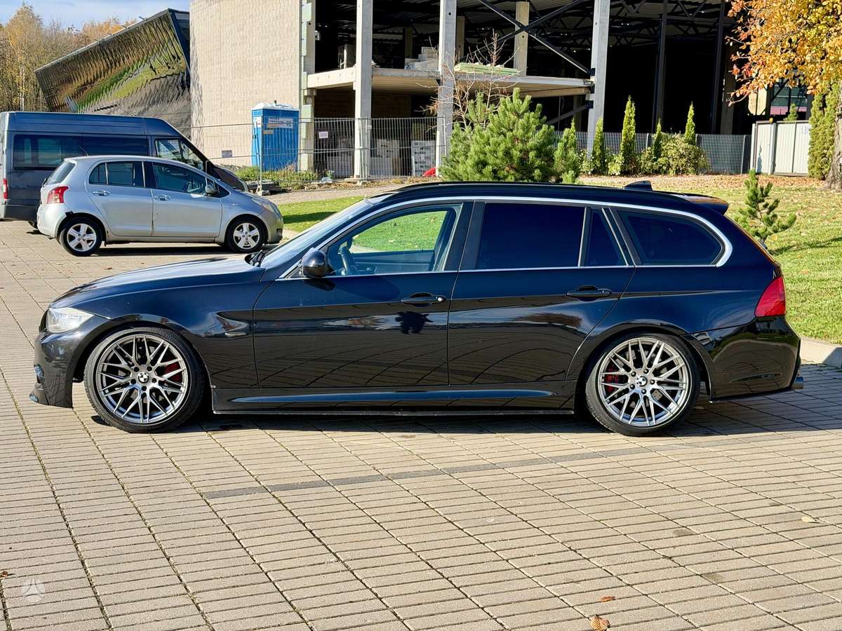 BMW 325 2010 — photo 8