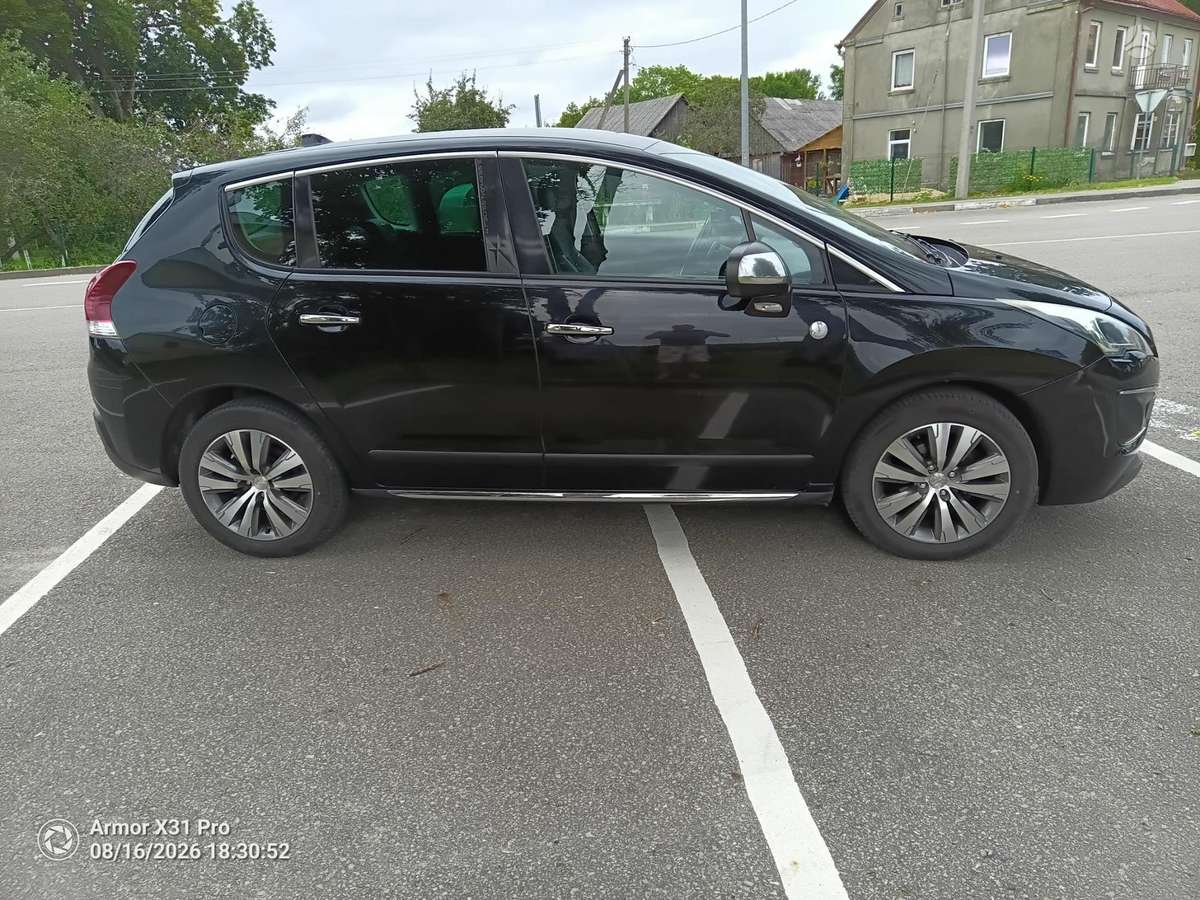 Peugeot 3008 2010 — rear view