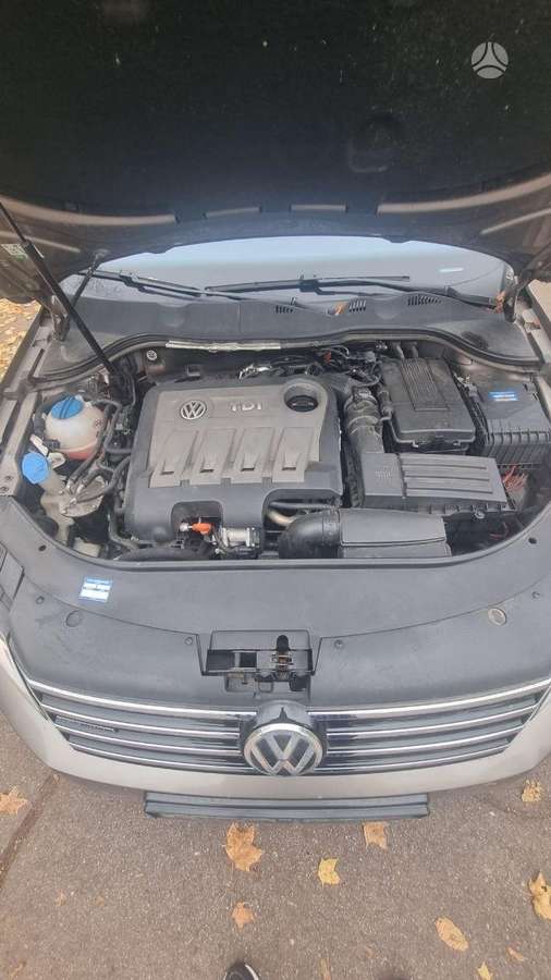 Volkswagen Passat 2011 — photo 11