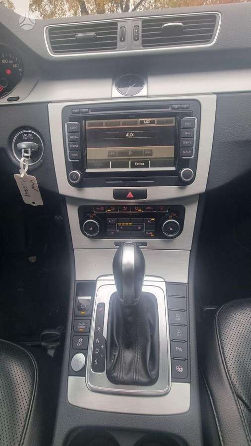 Volkswagen Passat 2011 — photo 9
