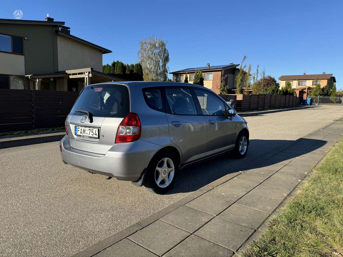 Honda FIT 2006 — photo 9