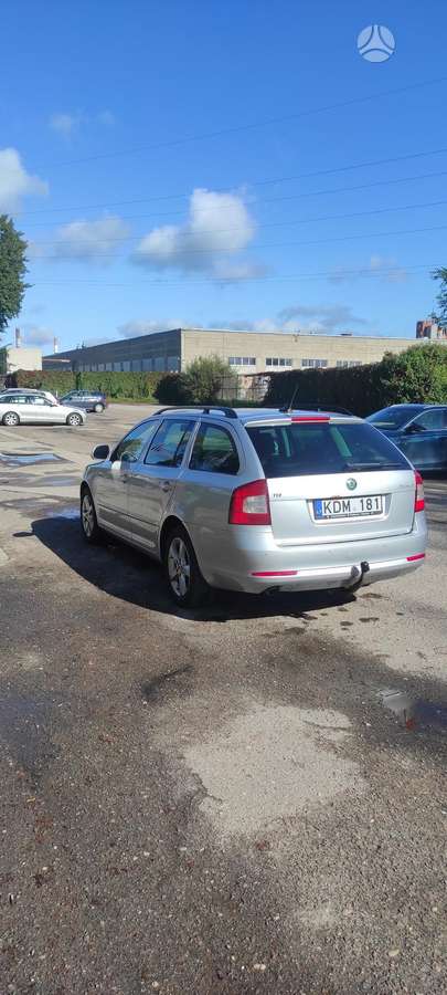 Skoda Octavia 2011 — двигун 1598 cm³, 105 HP (77kW)