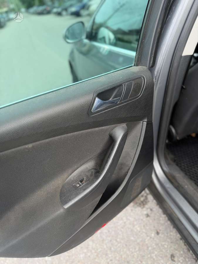 Volkswagen Passat 2005 — photo 11
