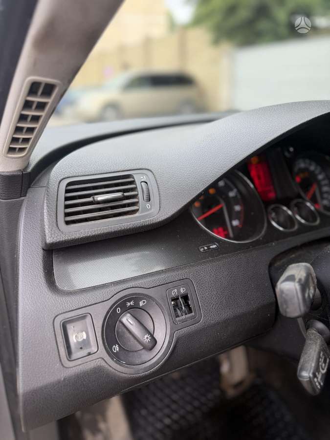 Volkswagen Passat 2005 — photo 13