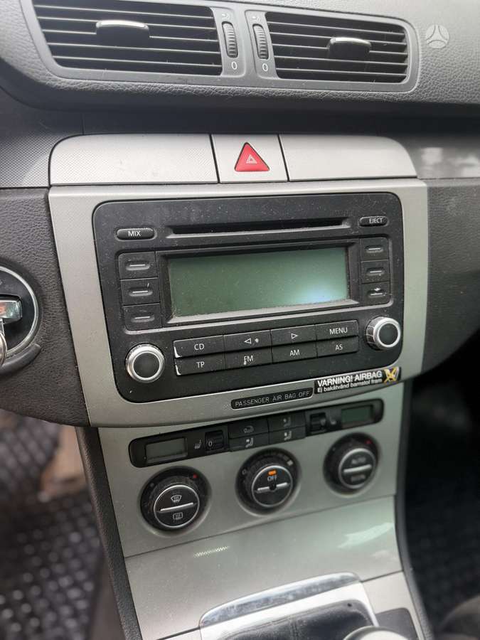Volkswagen Passat 2005 — photo 19