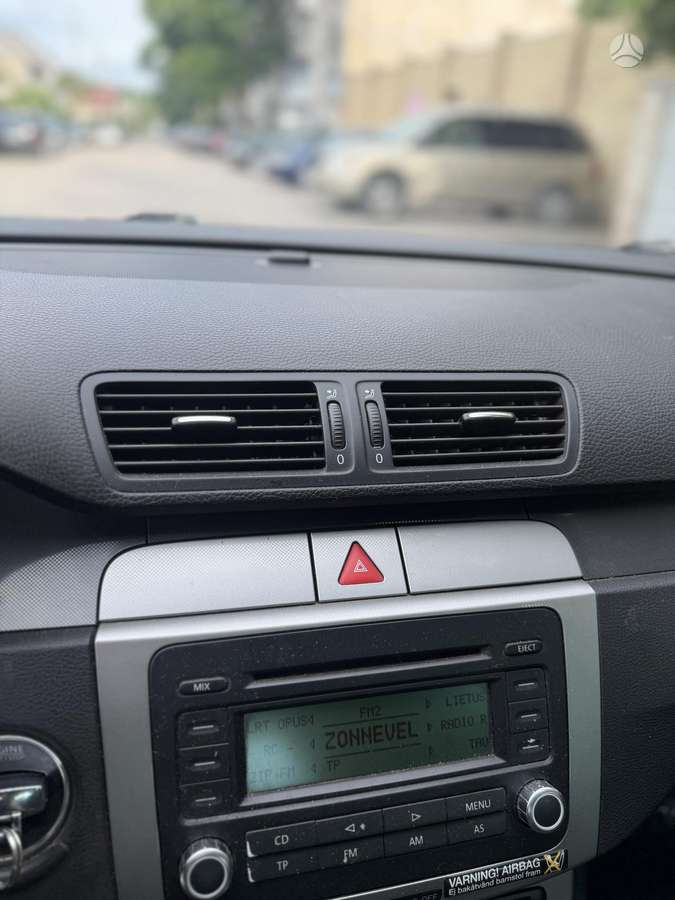 Volkswagen Passat 2005 — photo 20