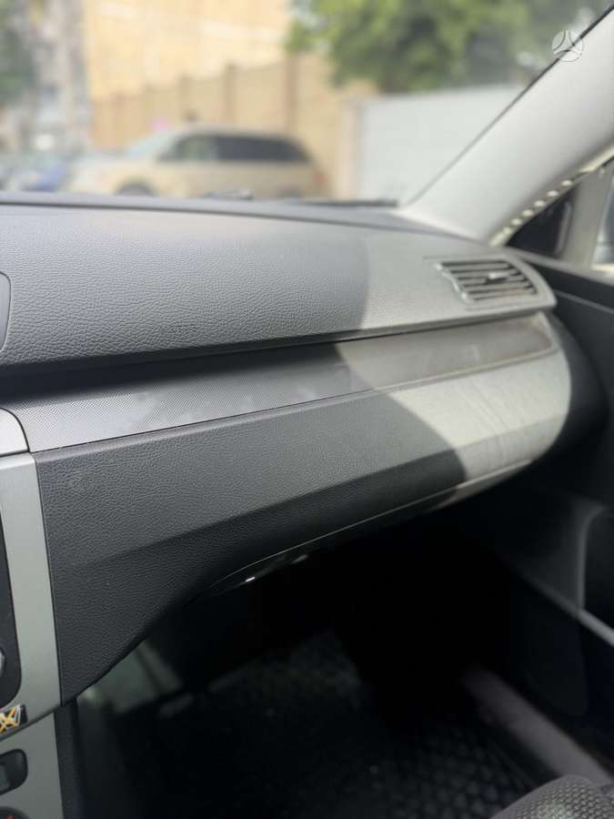 Volkswagen Passat 2005 — photo 22