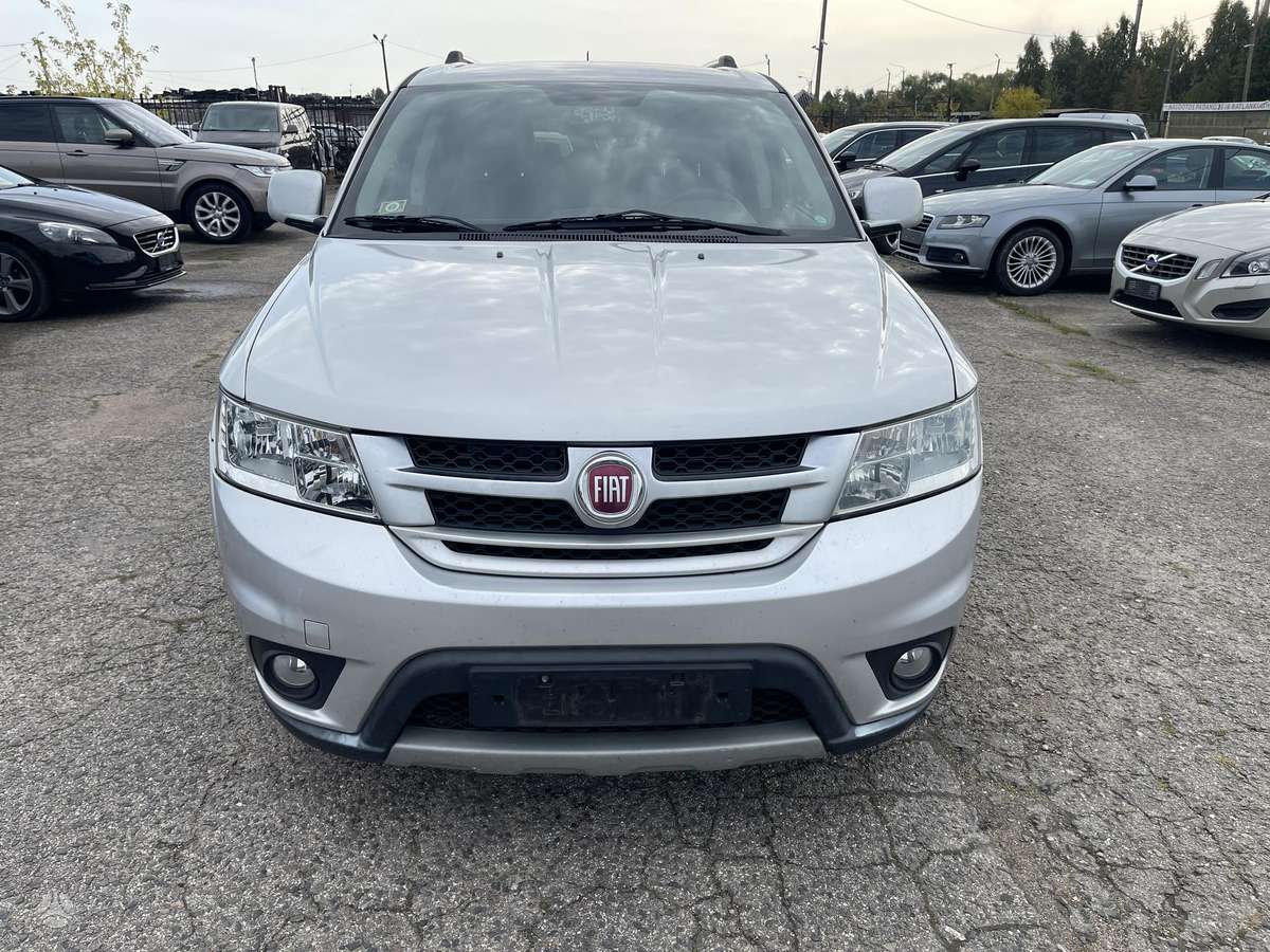 Fiat Freemont 2013 — rear view