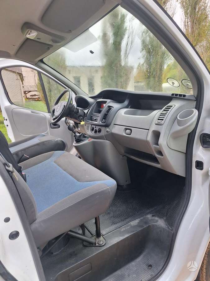 Renault Trafic 2014 — фото 8