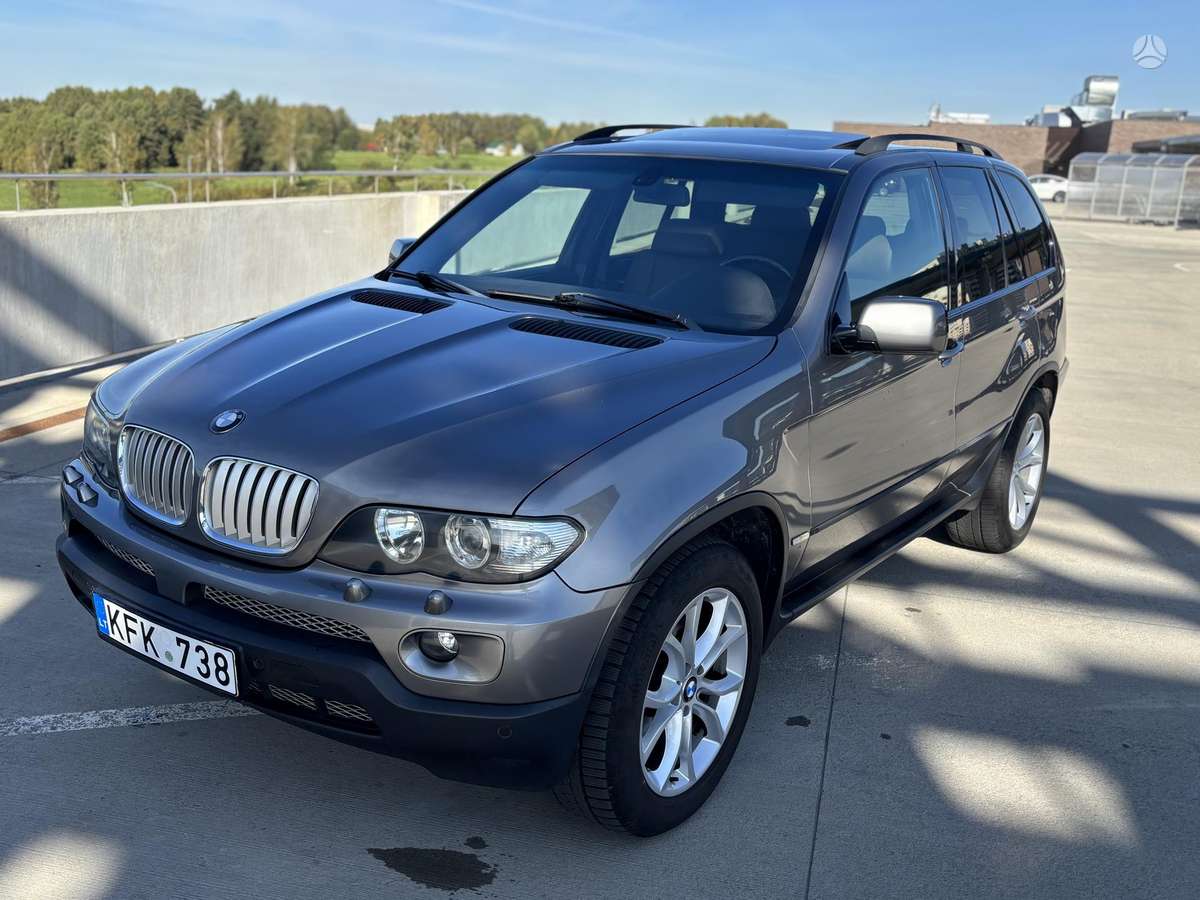 BMW X5 2004 — rear view