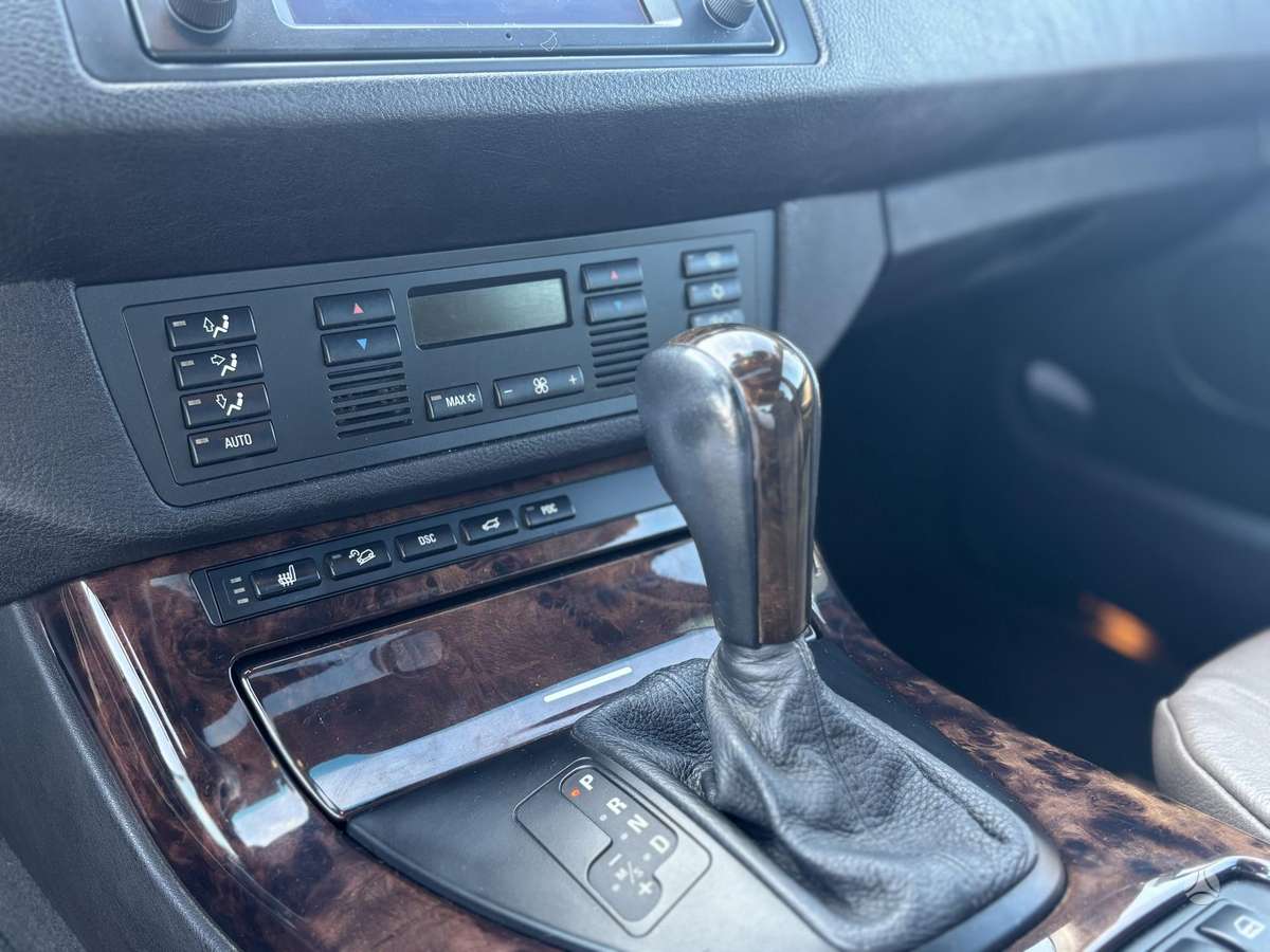 BMW X5 2004 — photo 27