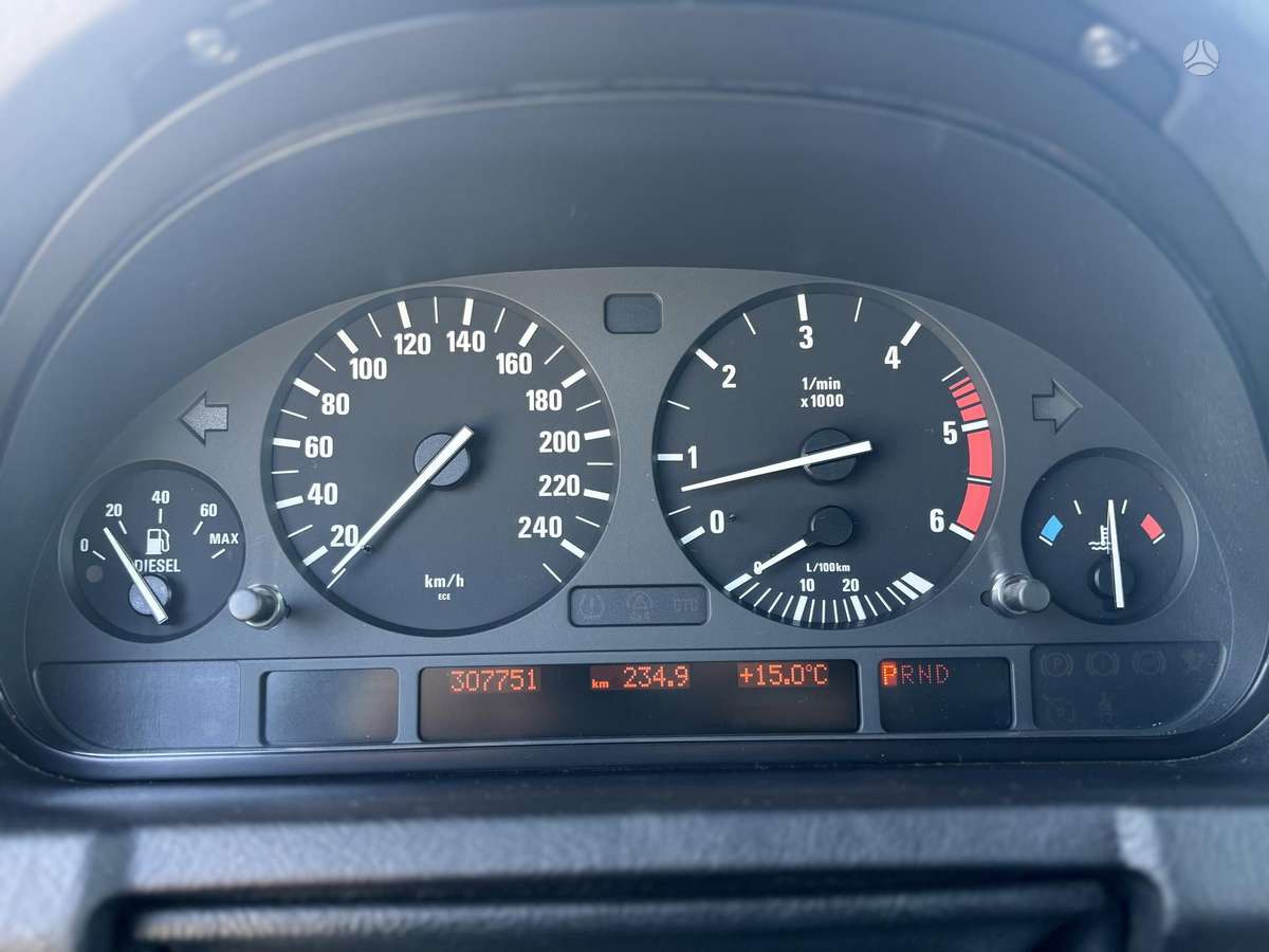 BMW X5 2004 — photo 28