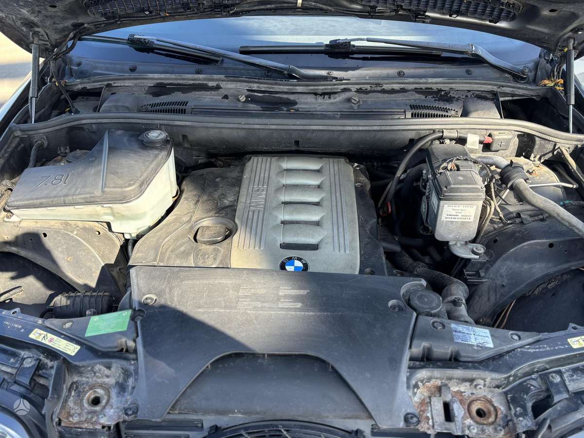 BMW X5 2004 — photo 35