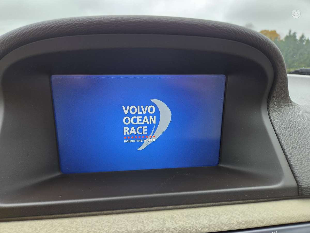 Volvo V70 2011 — фото 18