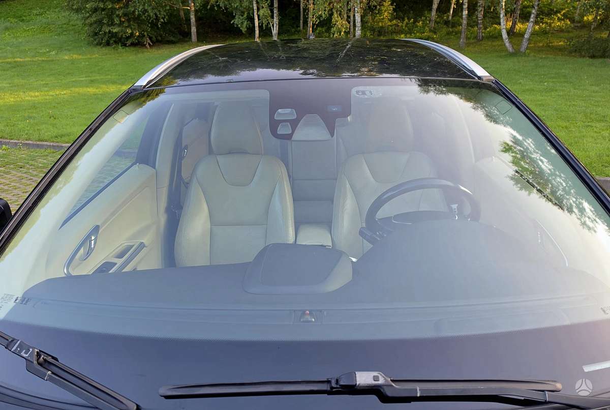 Volvo XC60 2010 — photo 10