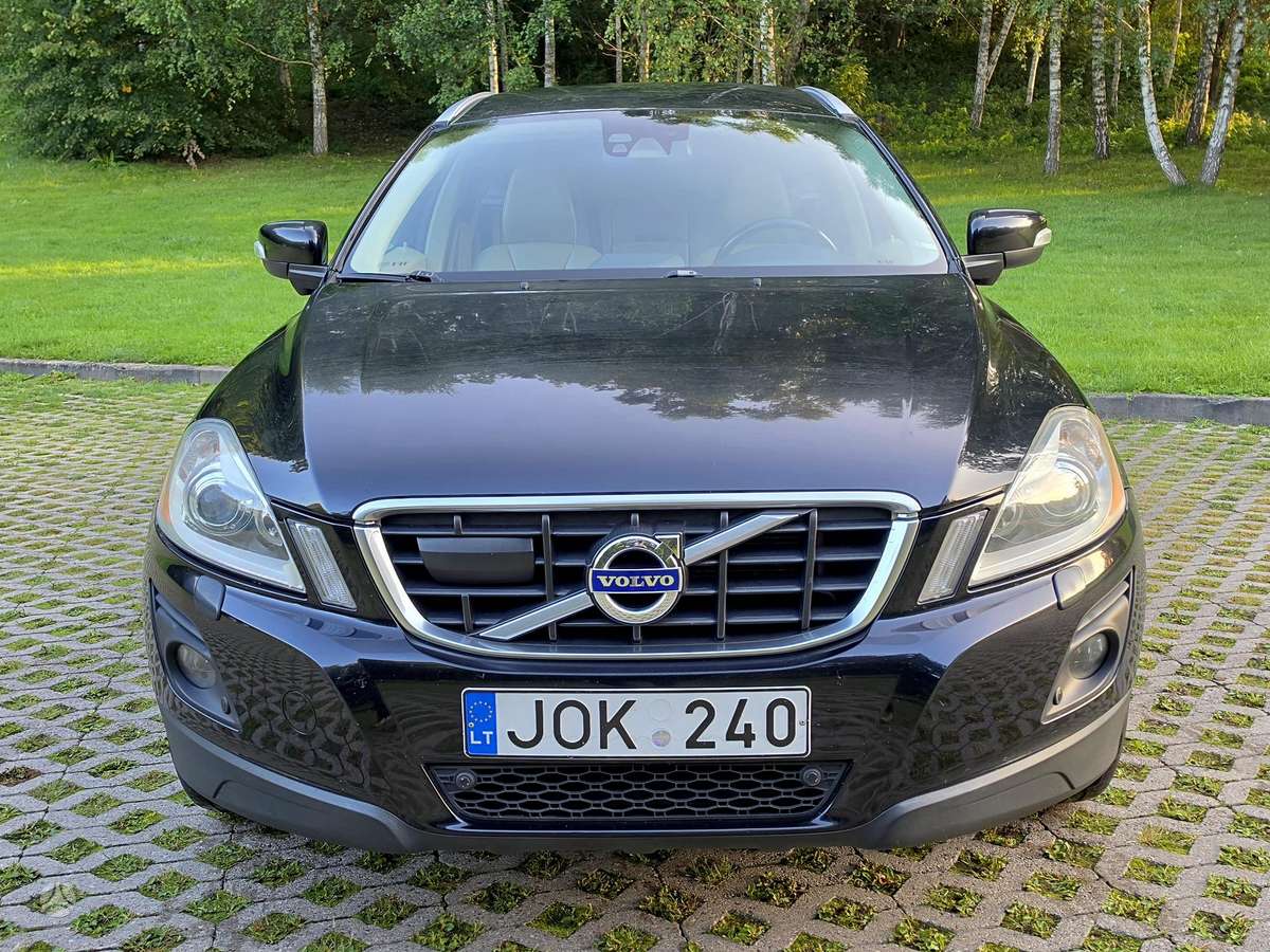 Volvo XC60 2010 — rear view