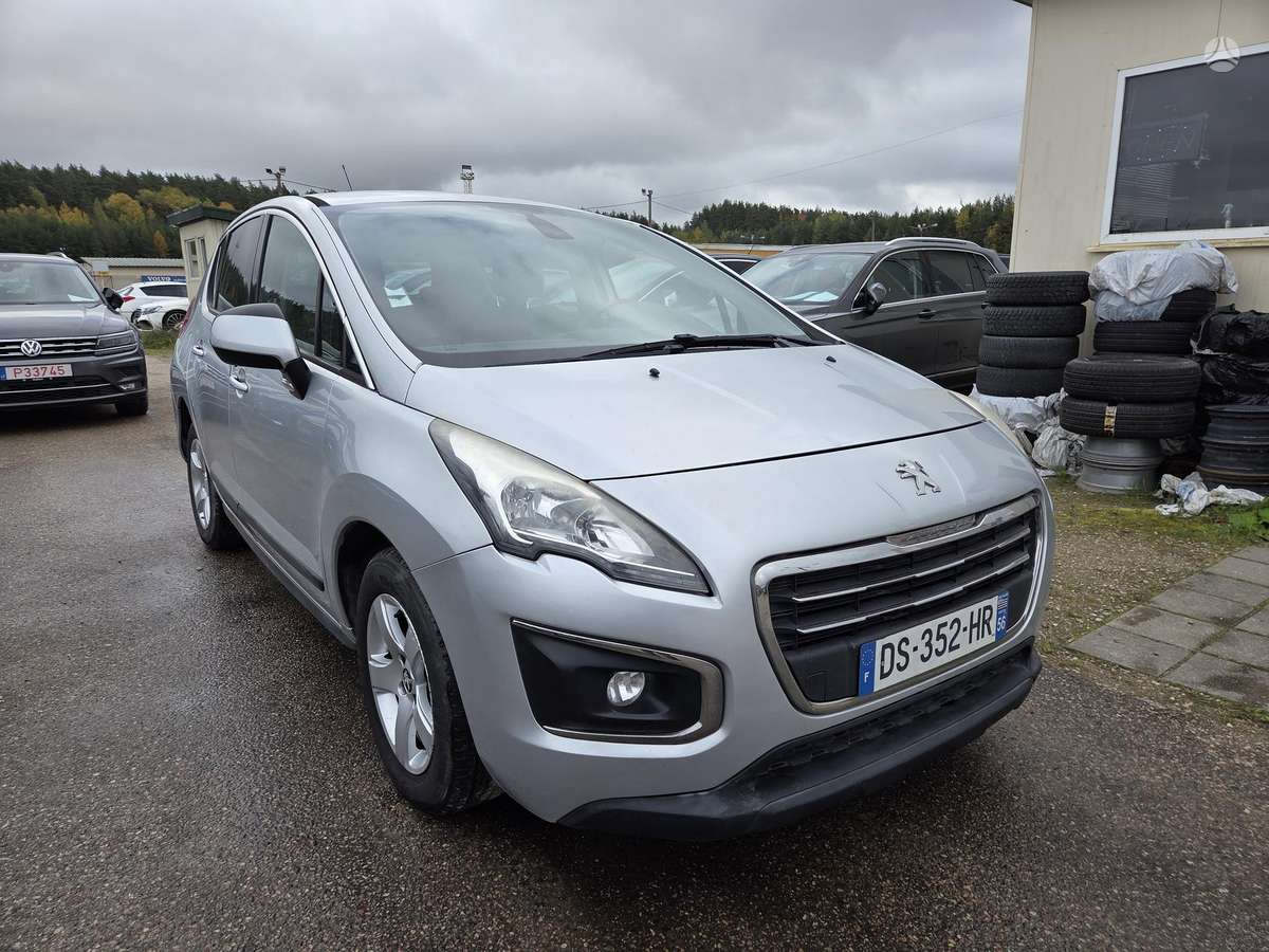 Peugeot 3008 2015 — interior