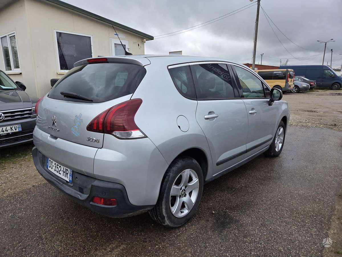 Peugeot 3008 2015 — engine 1560 cm³, 120 HP (88kW)