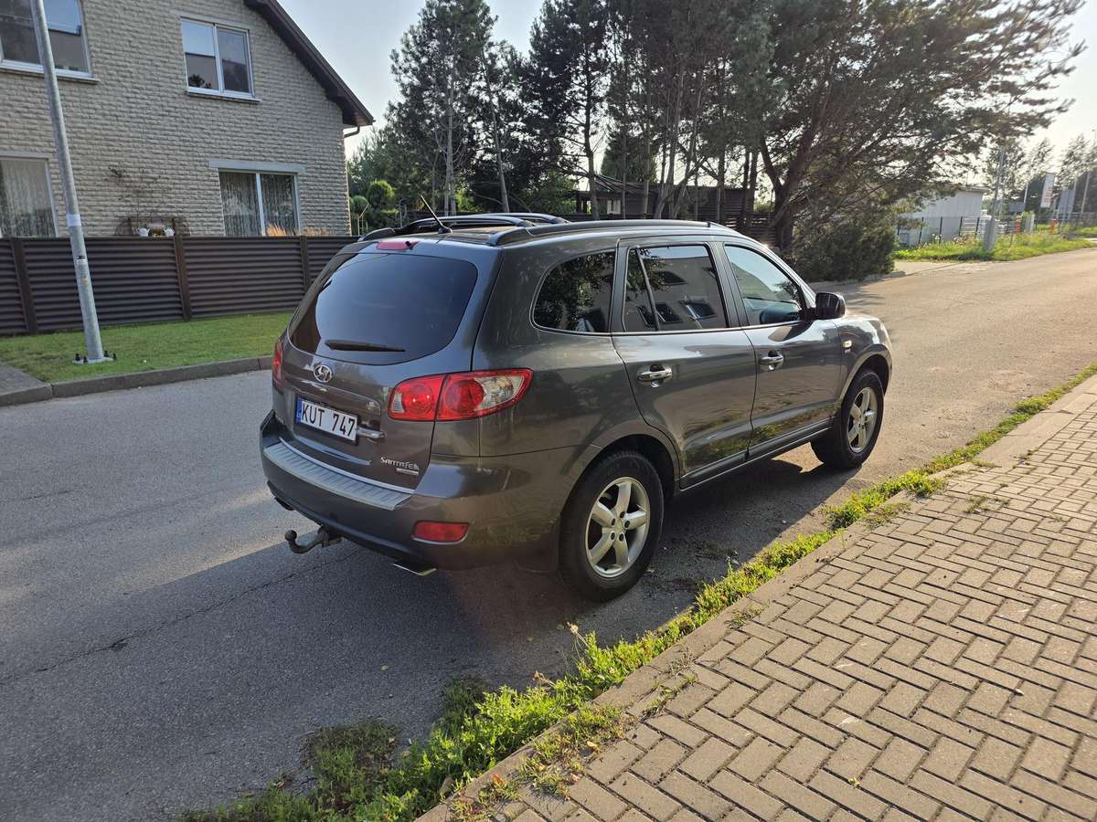 Hyundai Santa 2010 — двигун 2188 cm³, 155 HP (114kW)