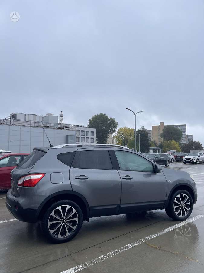 Nissan Qashqai+2 2013 — двигун 1461 cm³, 110 HP (81kW)