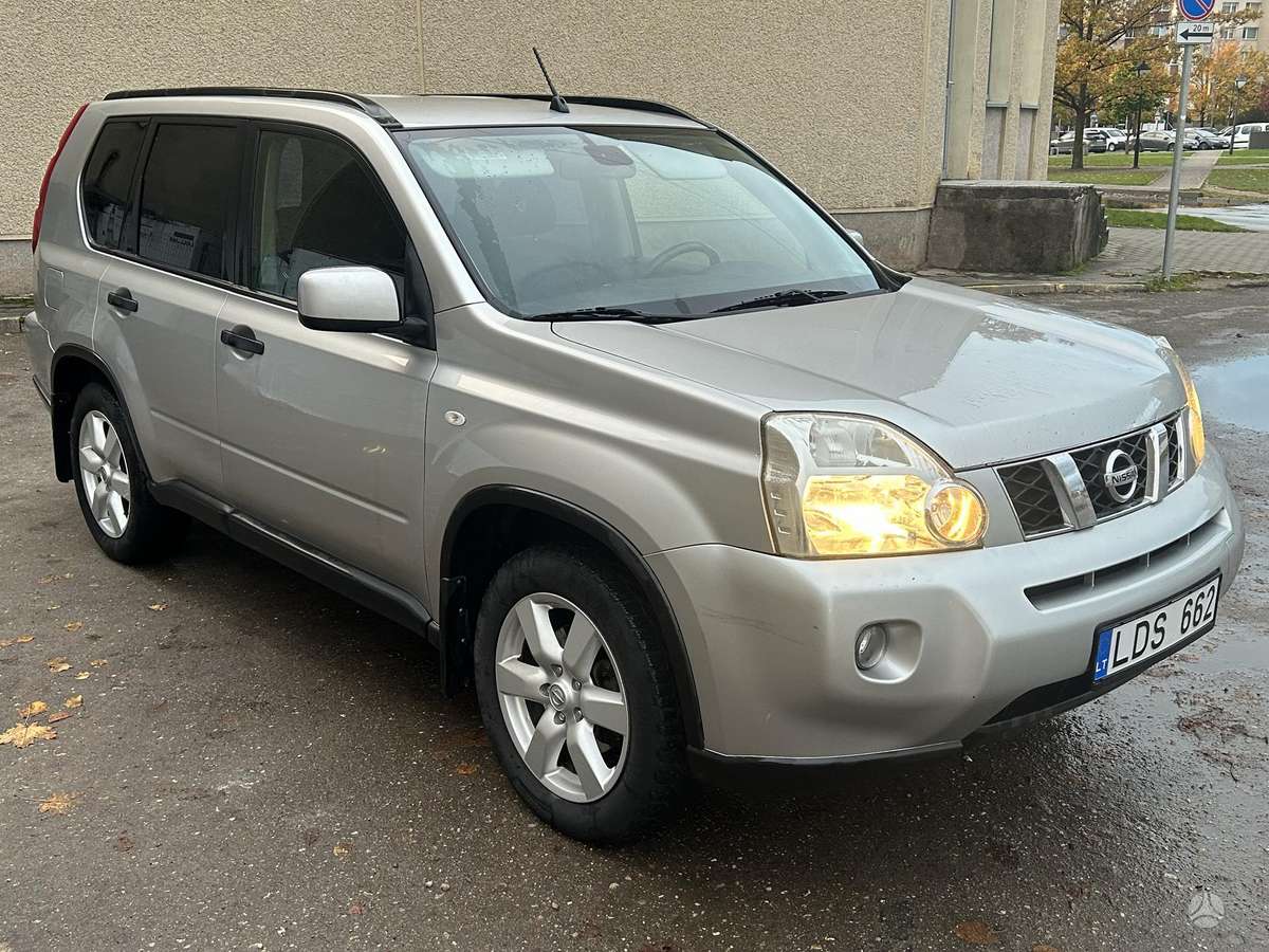 Nissan X-Trail 2007 — interior