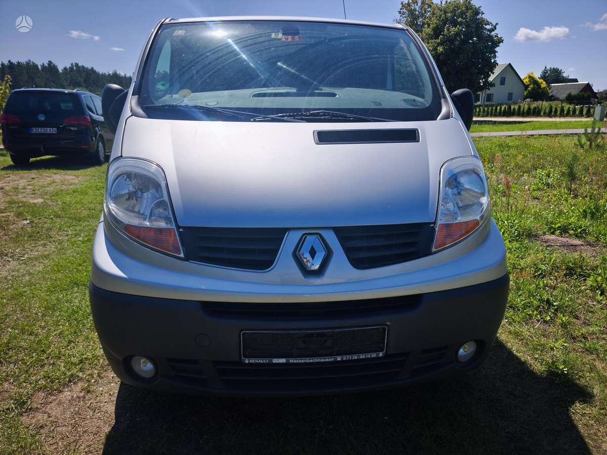 Renault Trafic 2008 — салон