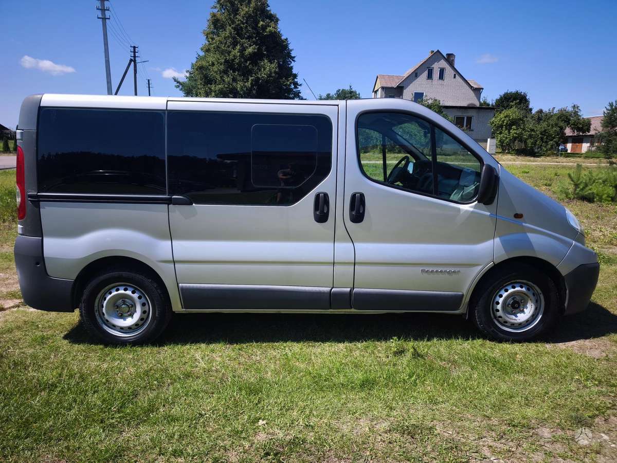 Renault Trafic 2008 — двигун 2464 cm³, 145 HP (107kW)