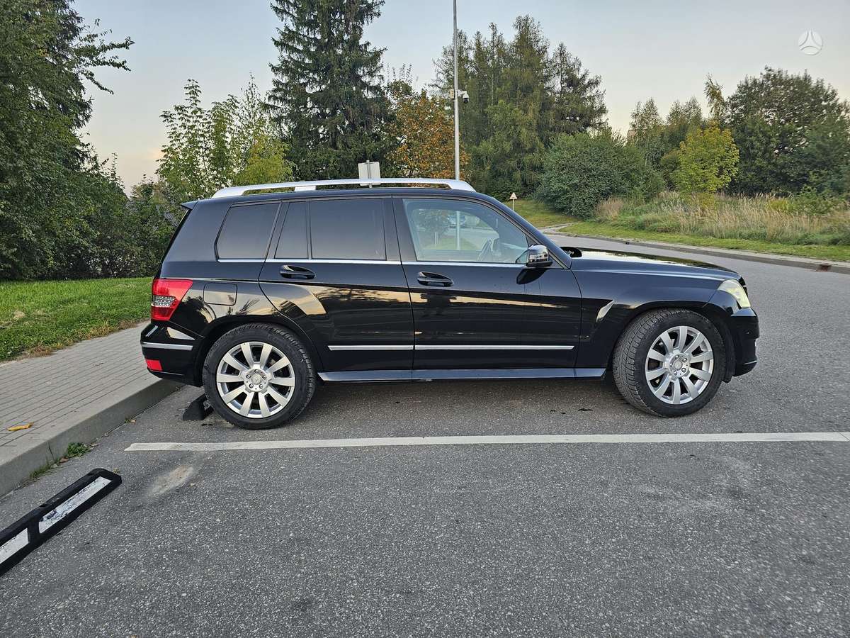 Mercedes-Benz GLK320 2008 — двигун 2987 cm³, 224 HP (165kW)