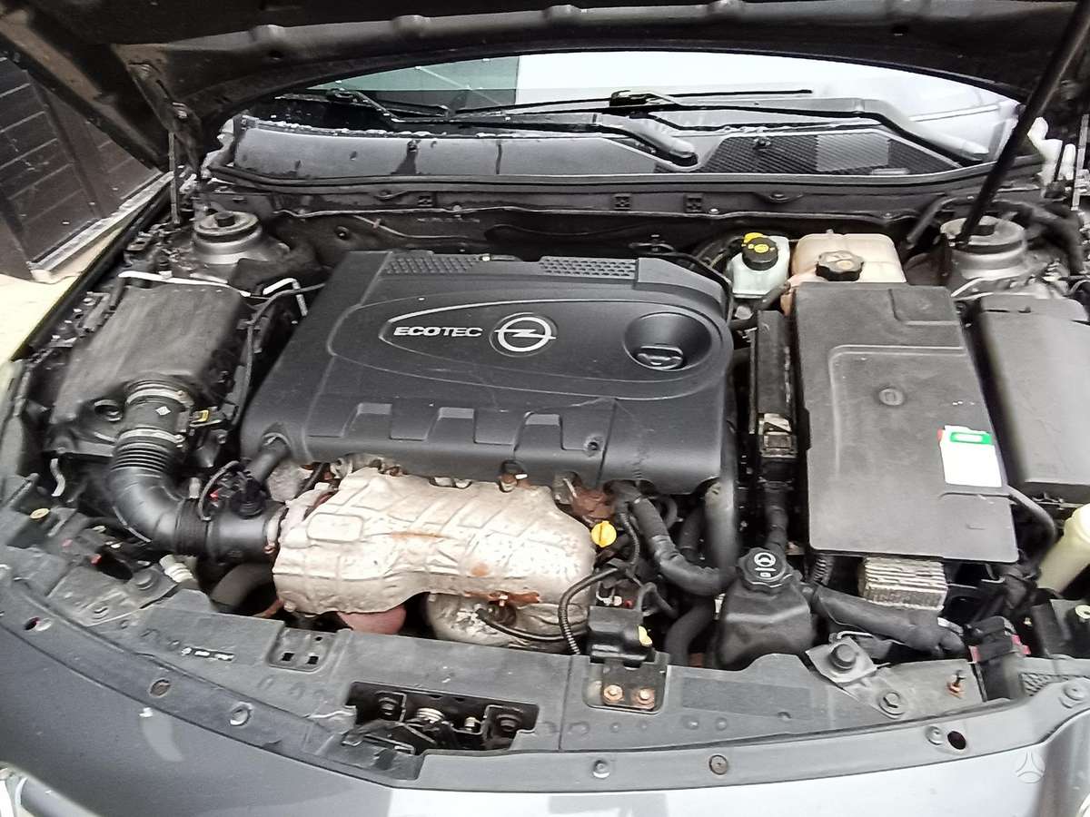 Opel Insignia 2011 — photo 10