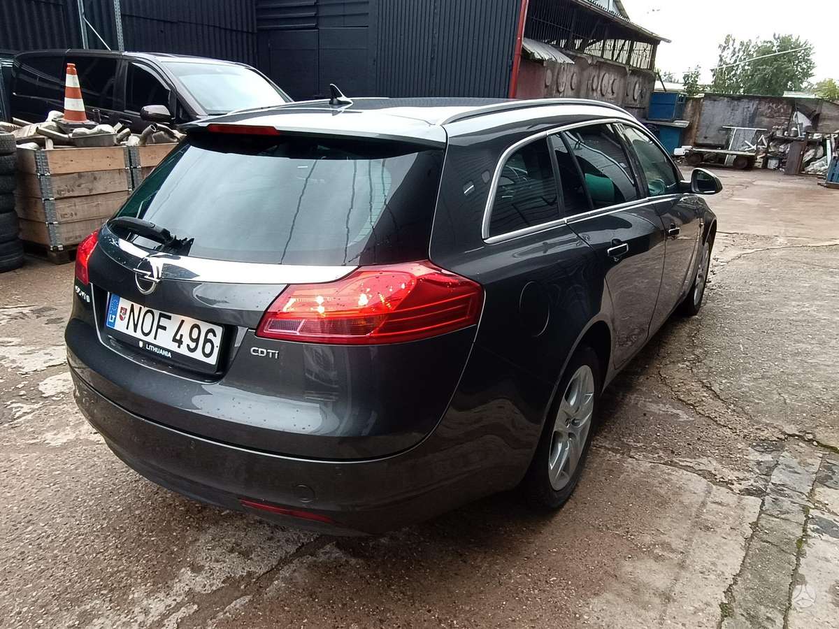 Opel Insignia 2011 — engine 1956 cm³, 110 HP (81kW)