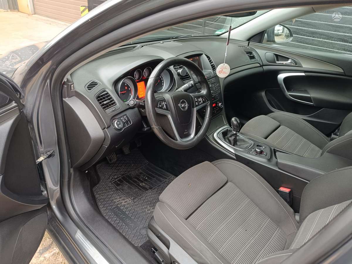 Opel Insignia 2011 — photo 6