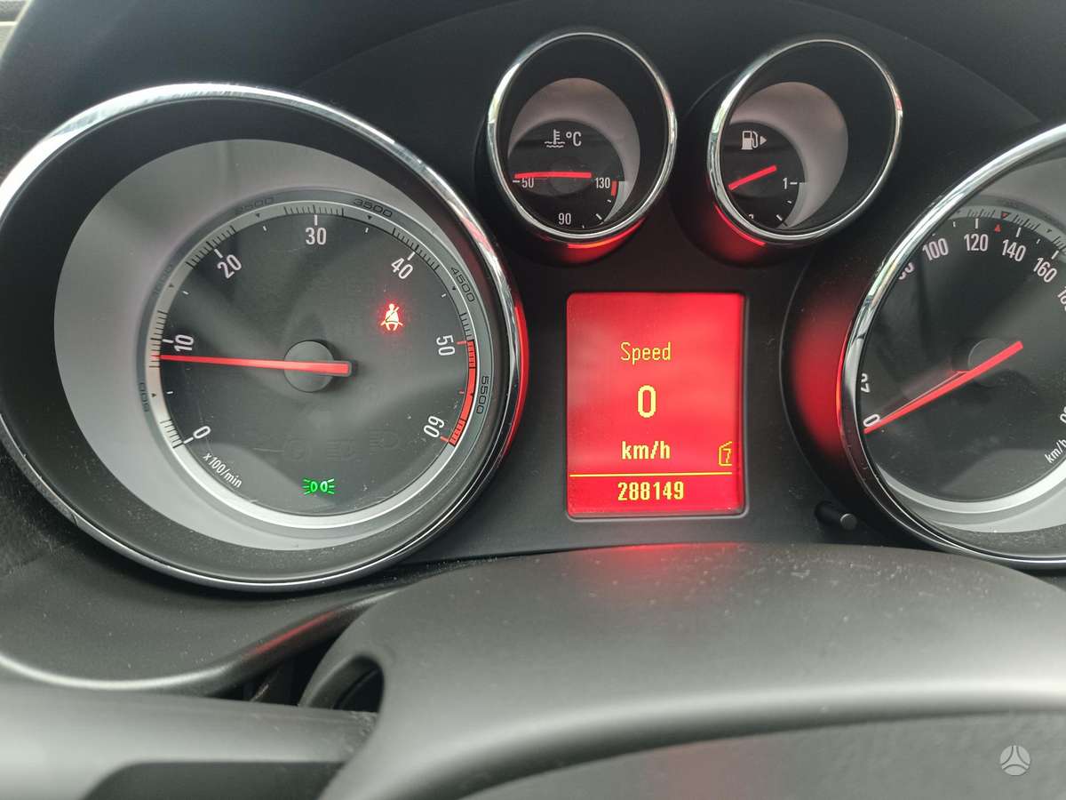 Opel Insignia 2011 — photo 7