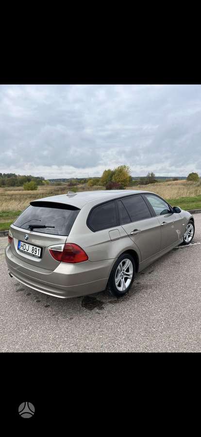 BMW 320 2007 — вигляд ззаду