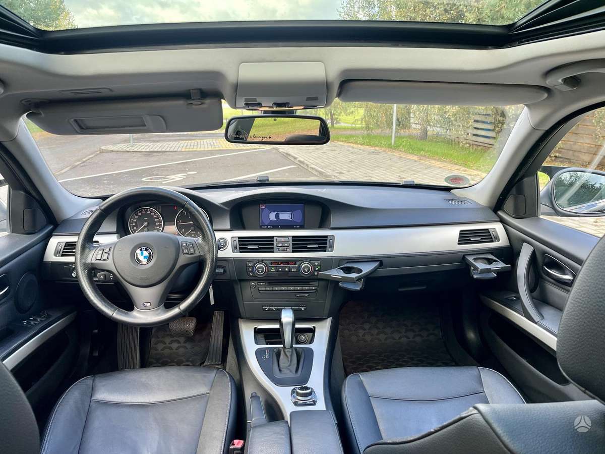 BMW 320 2009 — photo 9