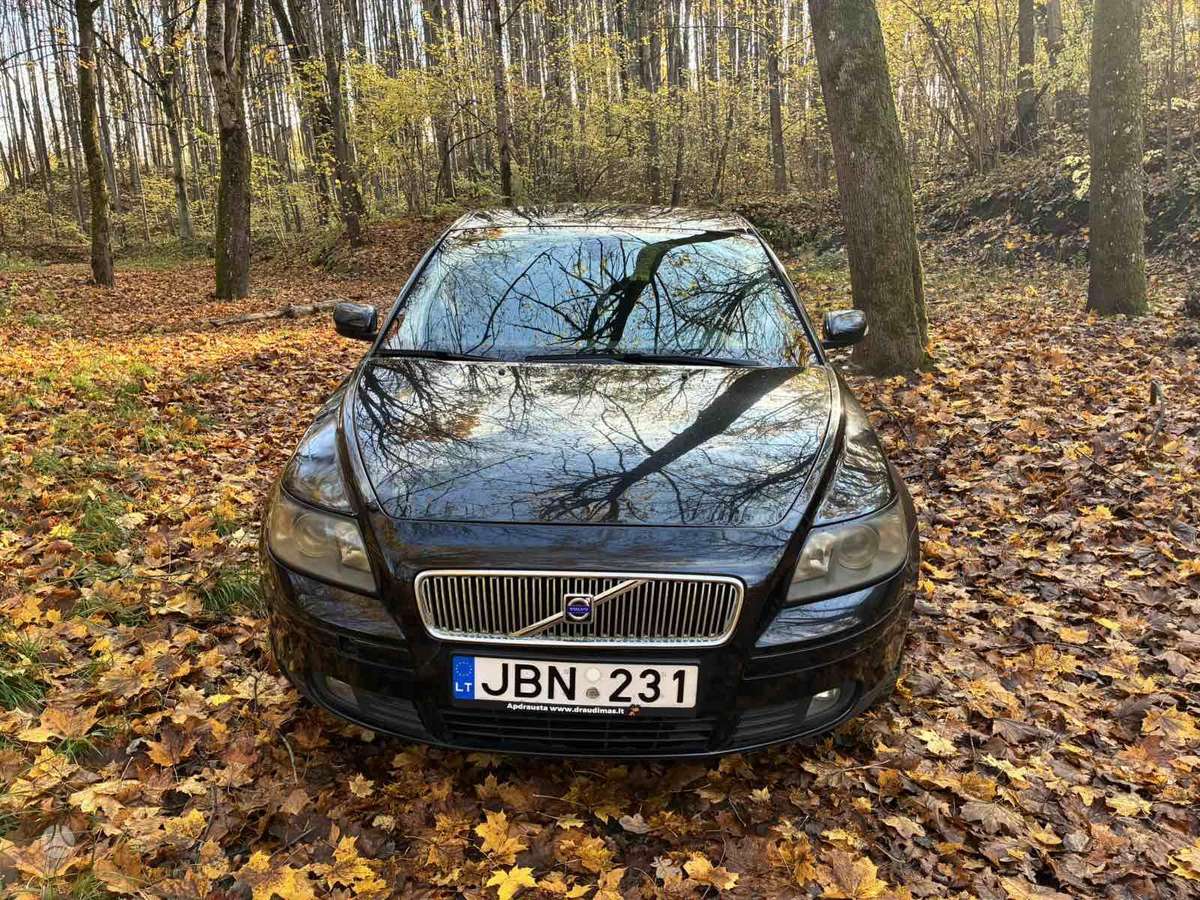 Volvo V50 2006 — rear view