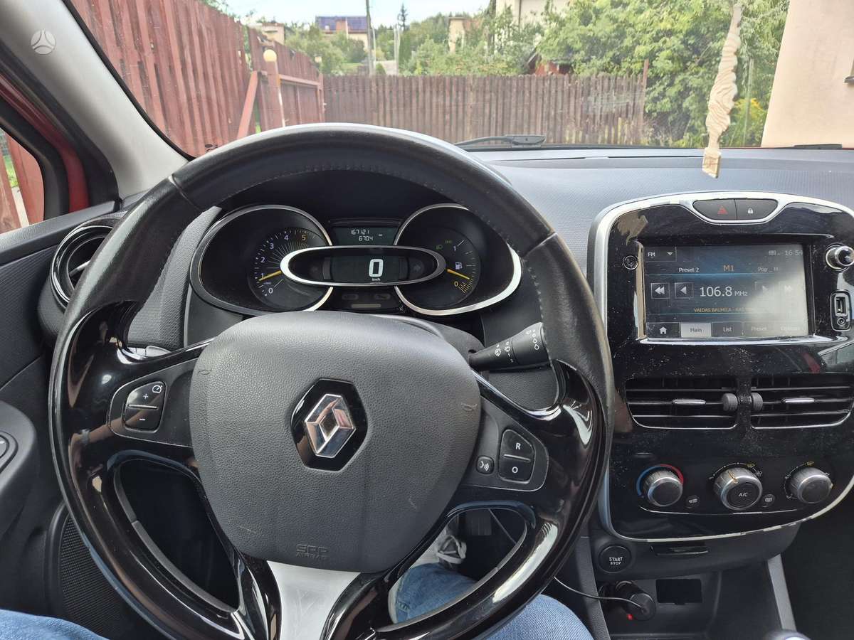 Renault Clio 2015 — фото 8