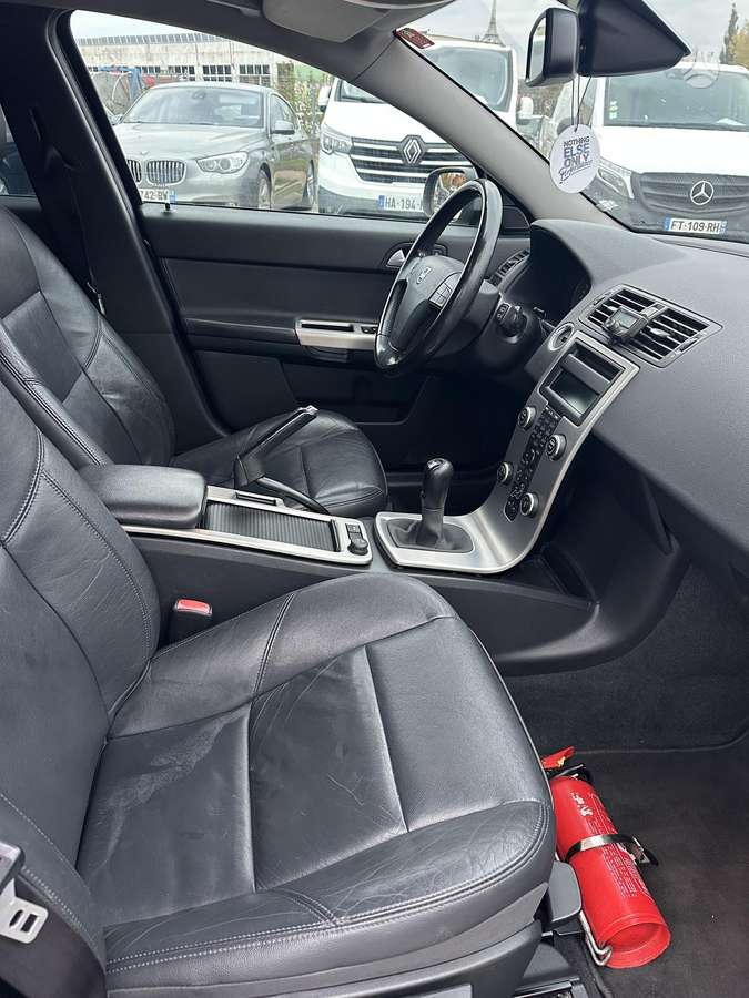 Volvo V50 2009 — photo 10