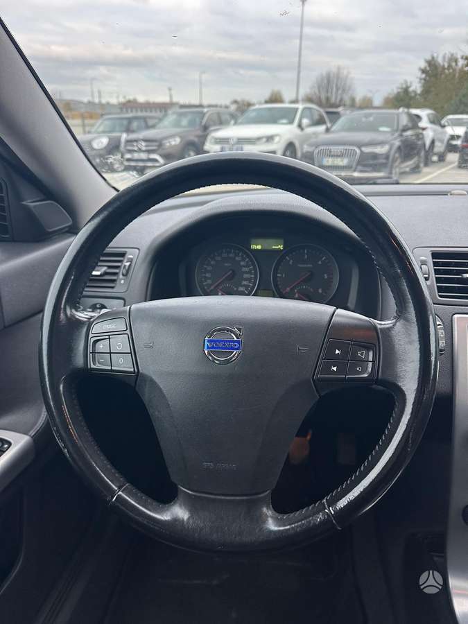 Volvo V50 2009 — photo 11
