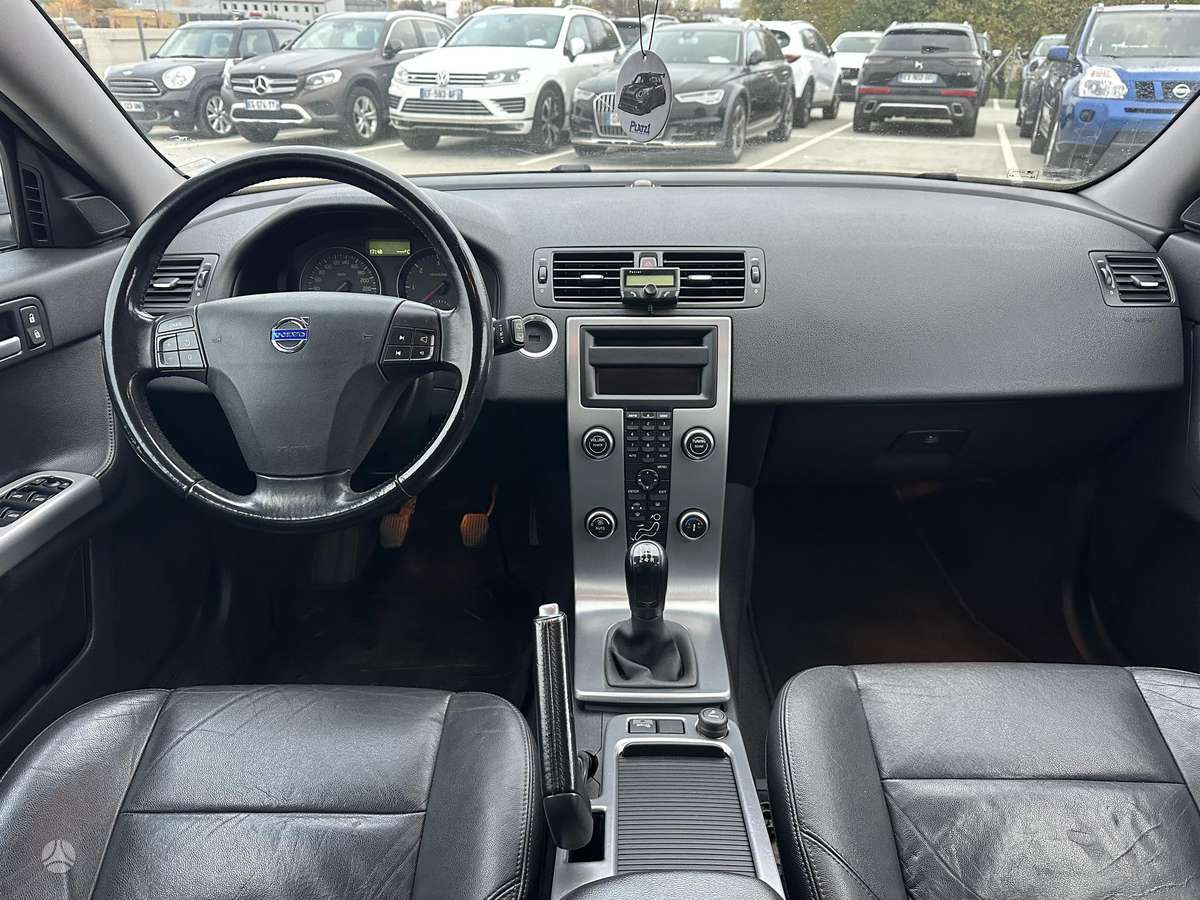 Volvo V50 2009 — photo 12