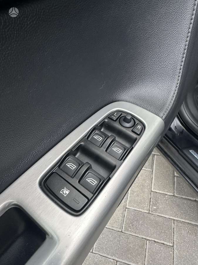 Volvo V50 2009 — photo 13