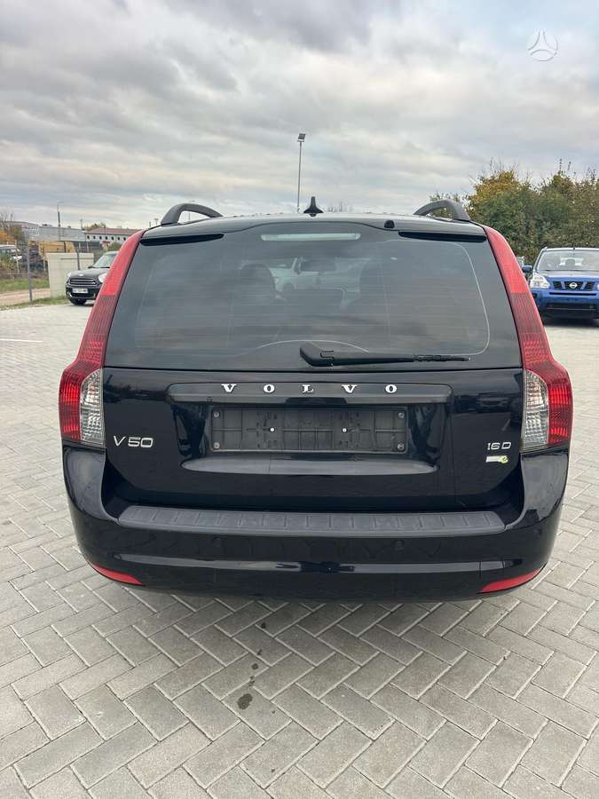 Volvo V50 2009 — engine 1560 cm³, 109 HP (80kW)