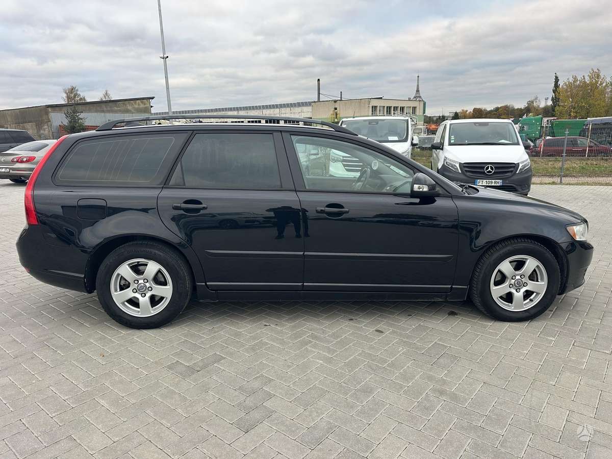 Volvo V50 2009 — photo 6