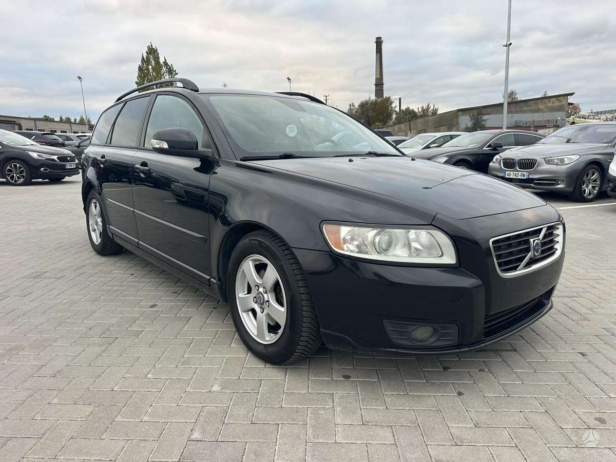 Volvo V50 2009 — photo 7