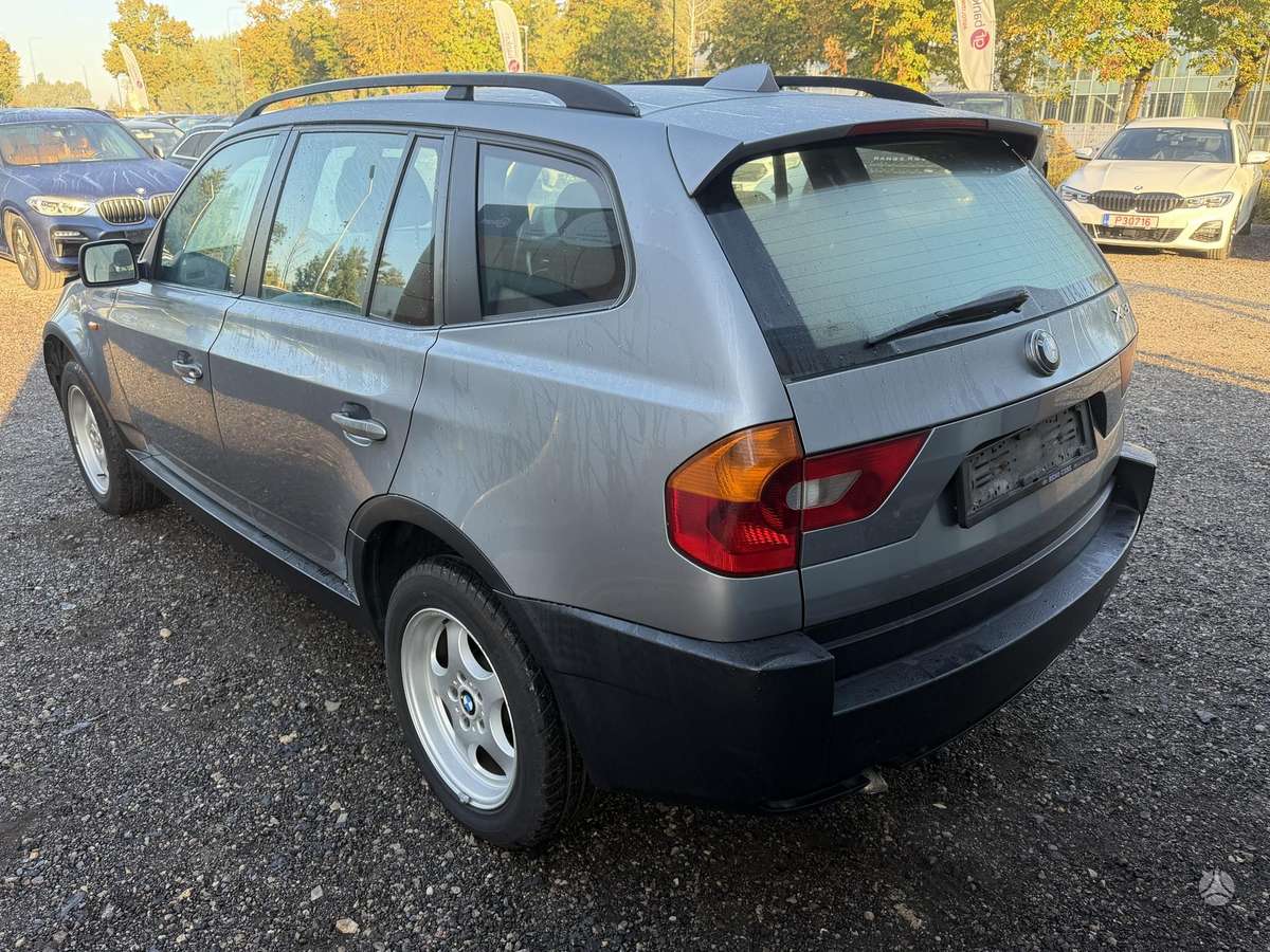 BMW X3 2005 — вигляд ззаду