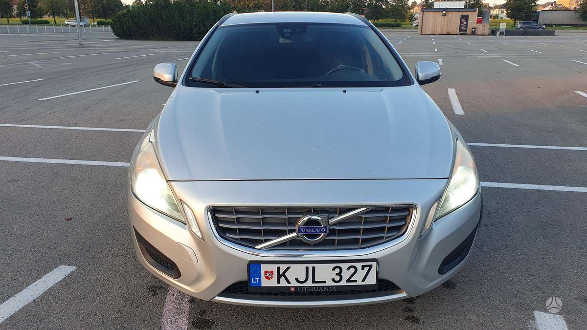 Volvo V60 2011 — двигун 1560 cm³, 116 HP (85kW)