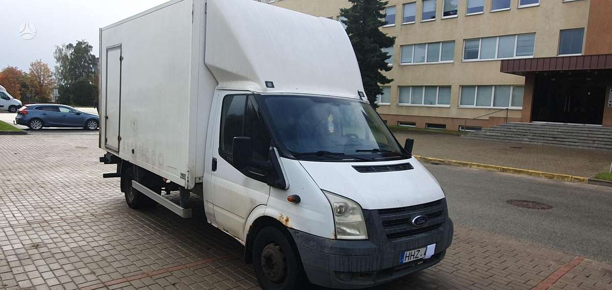 Ford Transit 2008 — rear view