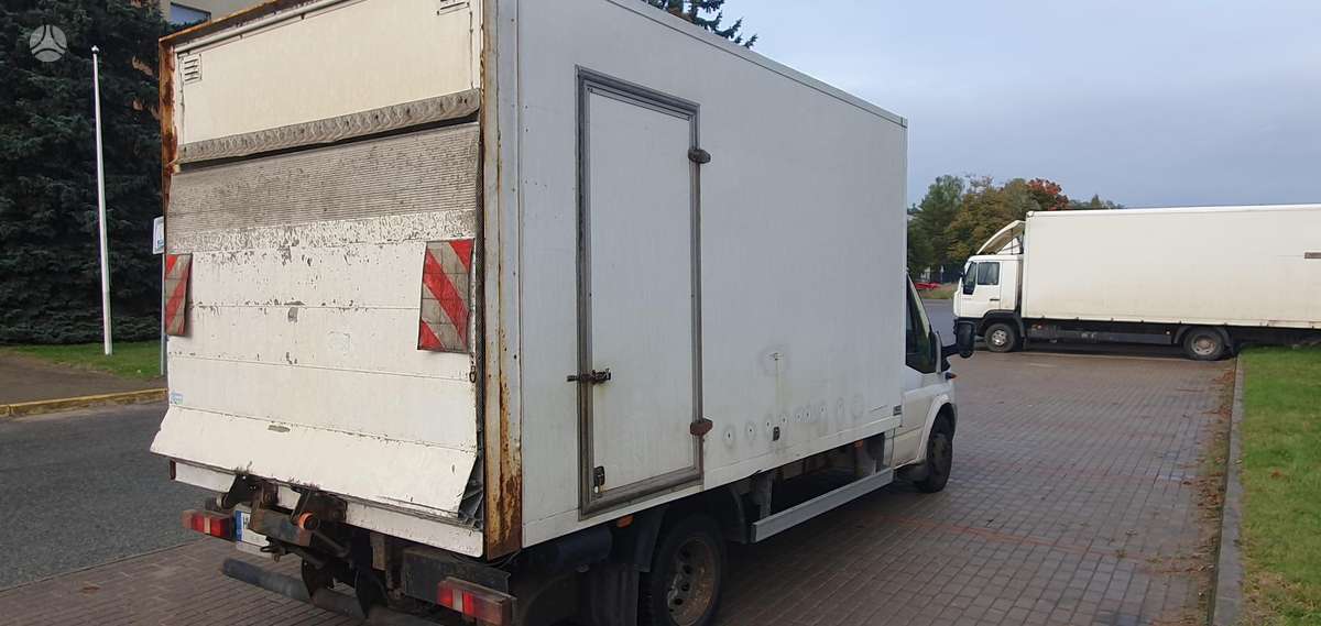 Ford Transit 2008 — engine 2402 cm³, 116 HP (85kW)