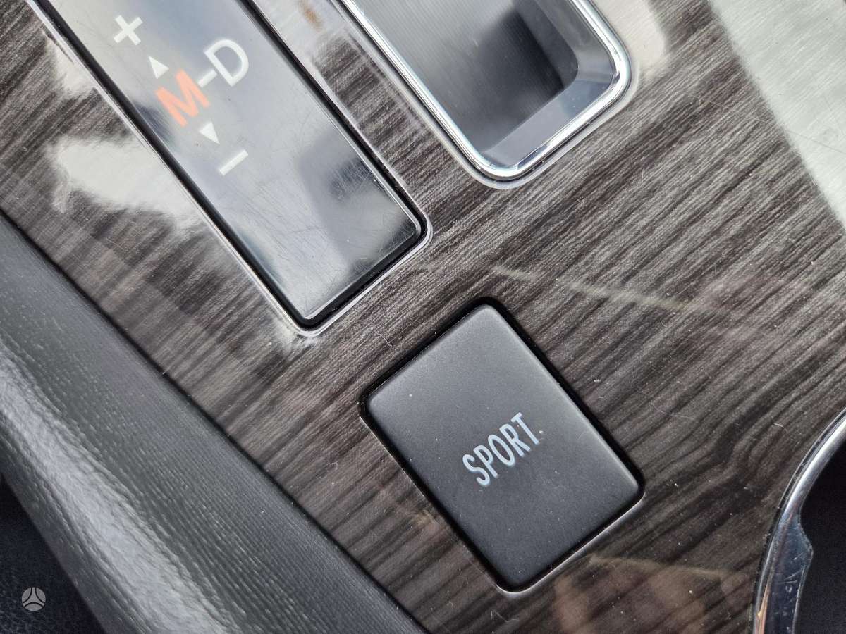Toyota Avensis 2012 — photo 10
