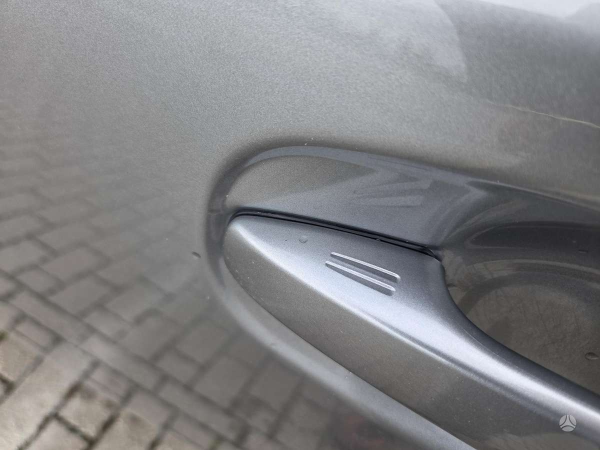 Toyota Avensis 2012 — photo 21