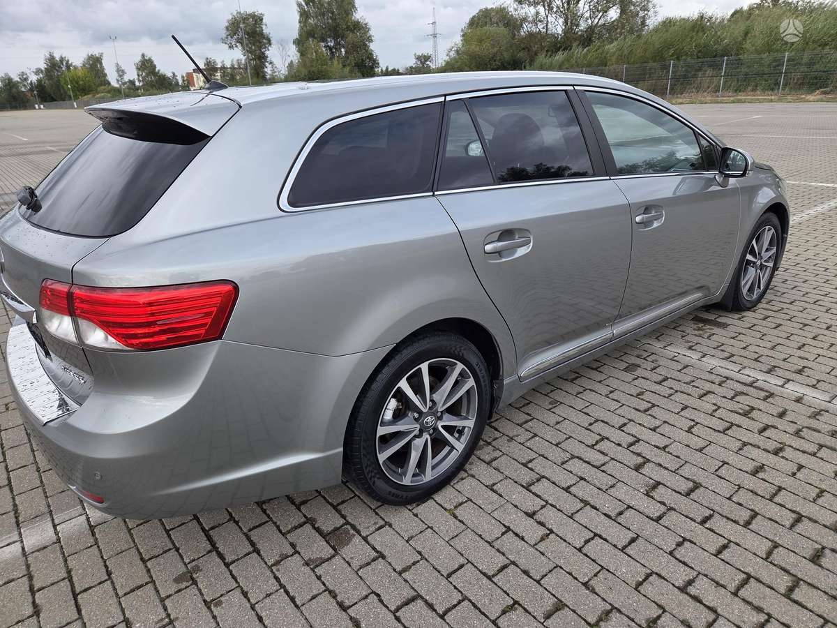 Toyota Avensis 2012 — photo 5